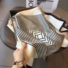 北欧简约条纹高档真丝素绉缎披肩时尚百搭桑蚕丝围巾女90cm方巾