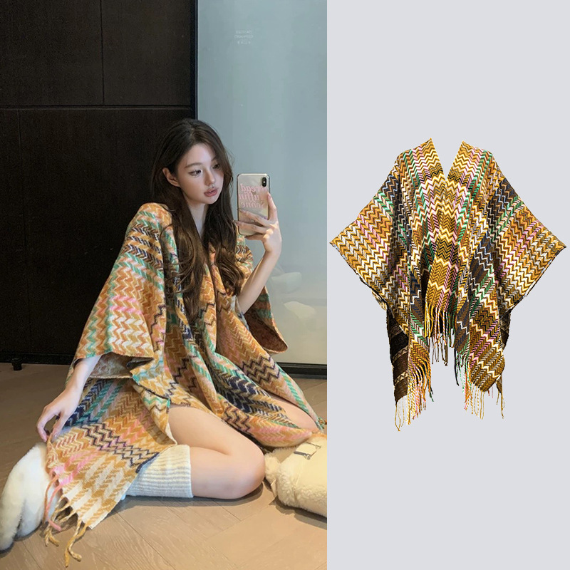 Viaje en el oeste de Sichuan vestido con una capa de chal de peluche de Yunnan Xinjiang de otoño y invierno estilo nacional de punto capa de rayas