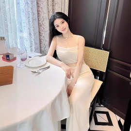 TZ3911白色蕾丝拼接吊带连衣裙女小众设计高级感御姐范气质包臀裙