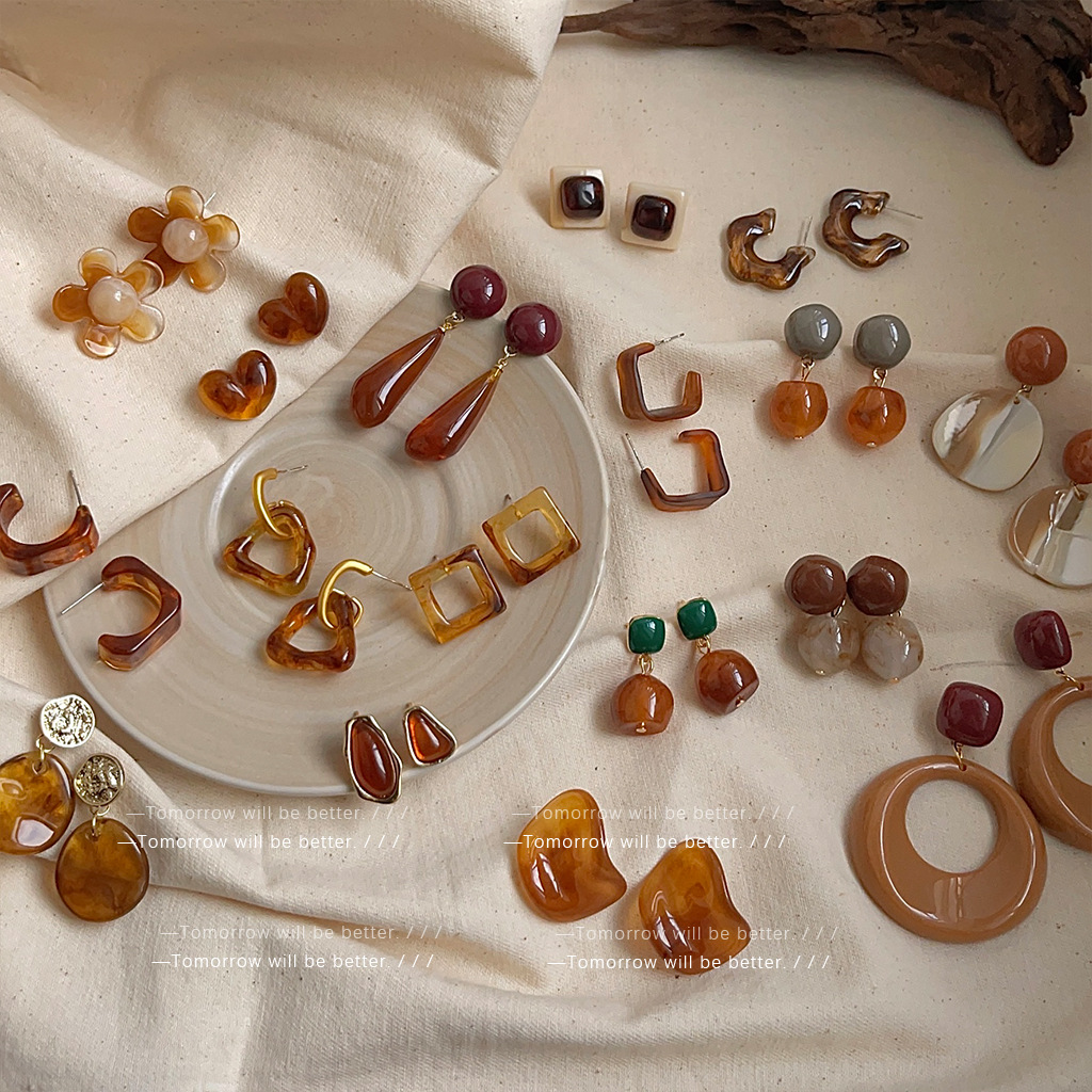 retro geometric acrylic fashionable earrings