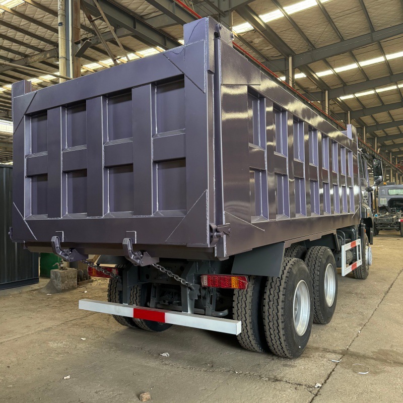 Howo Exports to Africa, Eight-Wheel Construction Site Dump Truck Using Sand and Gravel Materials, Nx 371 Howo Tractor Truck