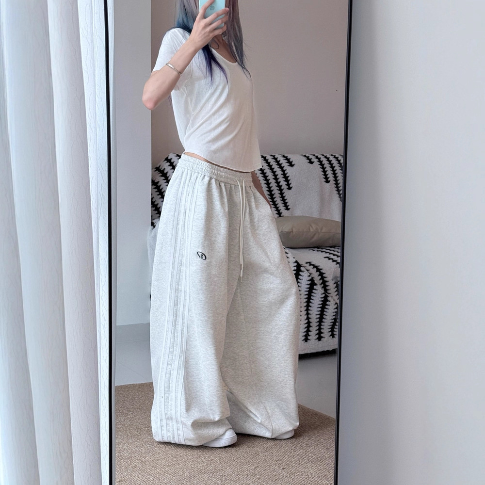 American-Style Striped Color-Blocking Loose Sports Casual Pants for Women with a Simple Design, Versatile Wide-Leg Drawstring Floor-Length Trousers