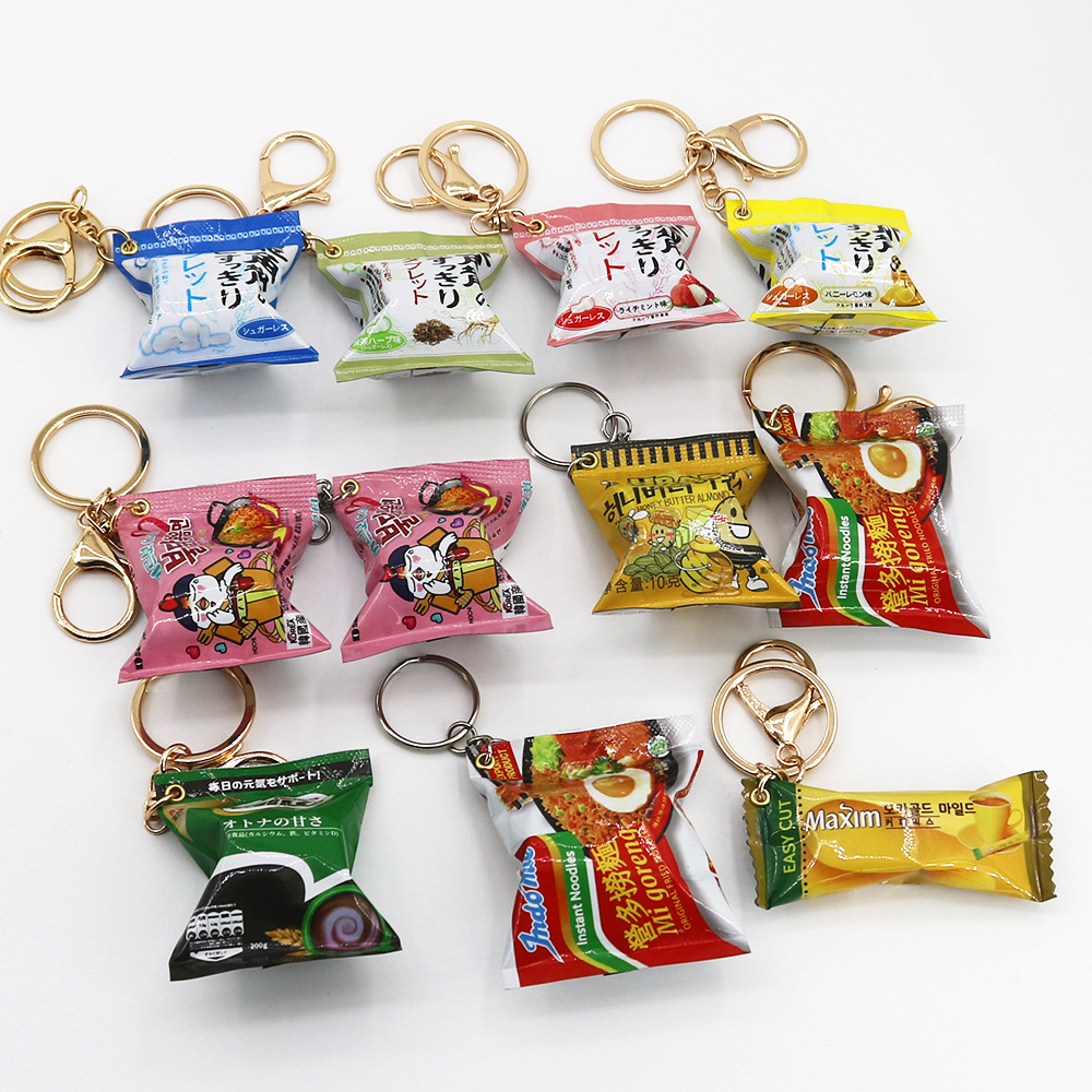Simulación de comida japonesa para jugar bolsas de bocadillos llavero peru coreano colgante de café blanco campamento más regalos de colgante de fideos