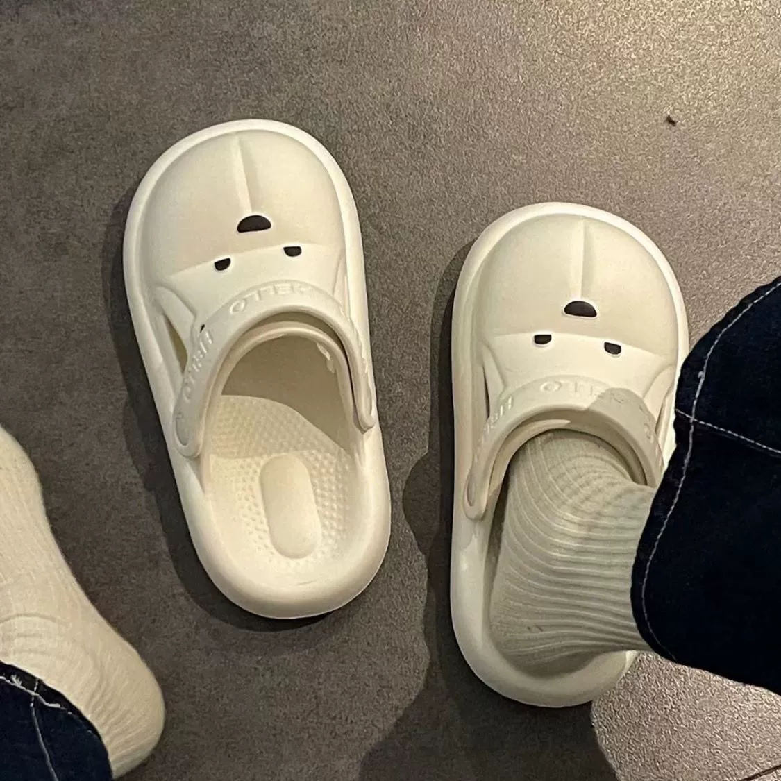 Новые сандалии Bear Baotou, женские летние сандалии на толстой подошве с героями мультфильмов для пар, домашняя нескользящая верхняя одежда, мужская обувь из крокодиловой кожи