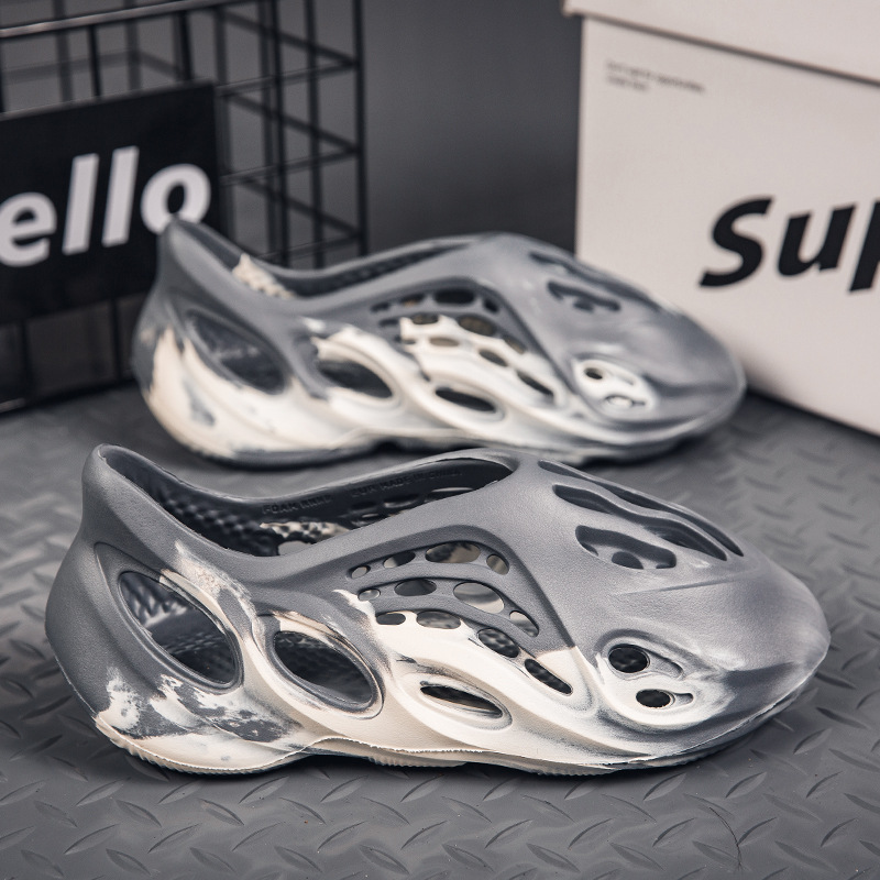 Coconut Crocs Yeezy Roman Beach Shoes Camouflage Men's and Women's Casual Sports Shoes Non-Slip Large Size Summer Sandals