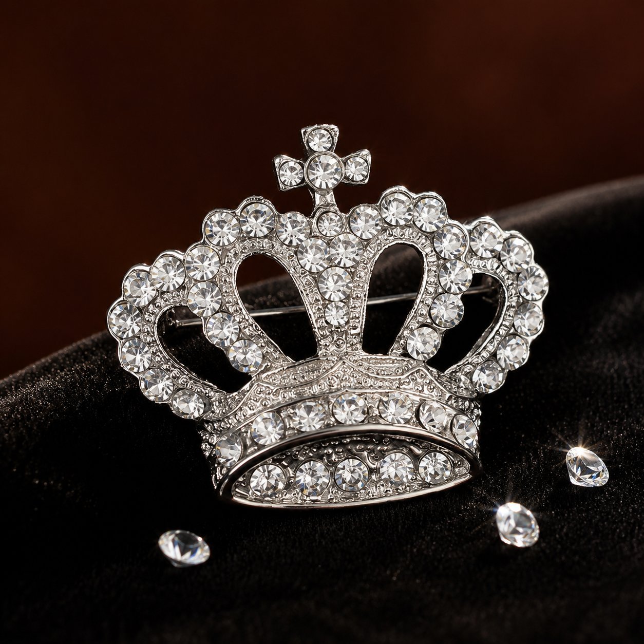 2023 New Korean Style Brooch Individuality Couple Full Diamond Crown Temperament Pin Electroplated Alloy Jewelry Accessories