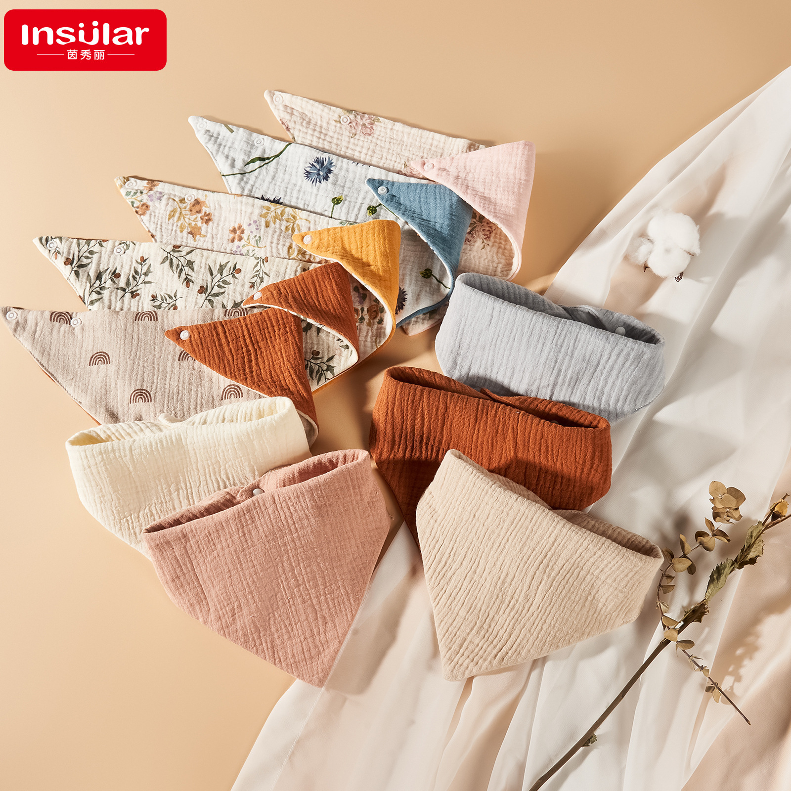 Cuatro capas de gaza de algodón para bebés absorción de agua triángulo buñuelo de saliva positivo y negativo para contraste de color delantal de bebé transfronterizo