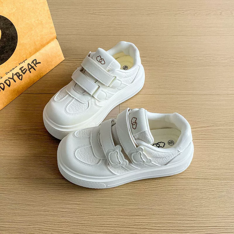 Белые кеды на толстой подошве с липучками на весну-лето