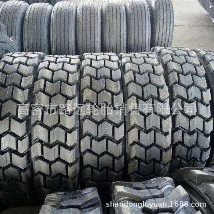钢丝滑移装载机轮胎 10R16.5 工程装载机轮胎 12R16.5