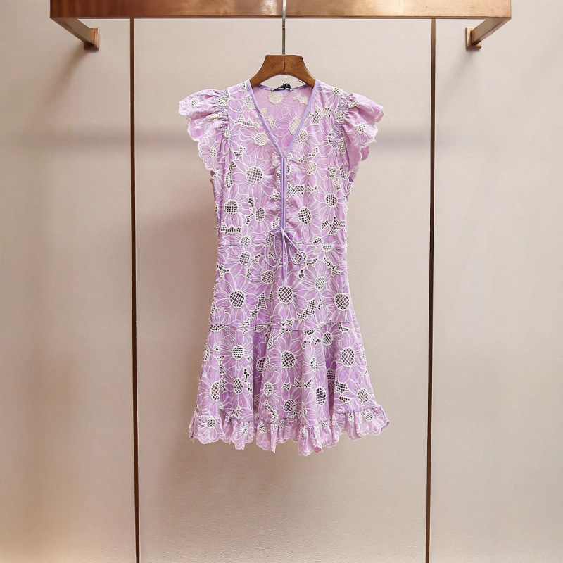 S's French Style 25 New Women's Fashionable Flying Sleeves Small Fragrant V Neck Short Water-Soluble Lace Daisy Dress