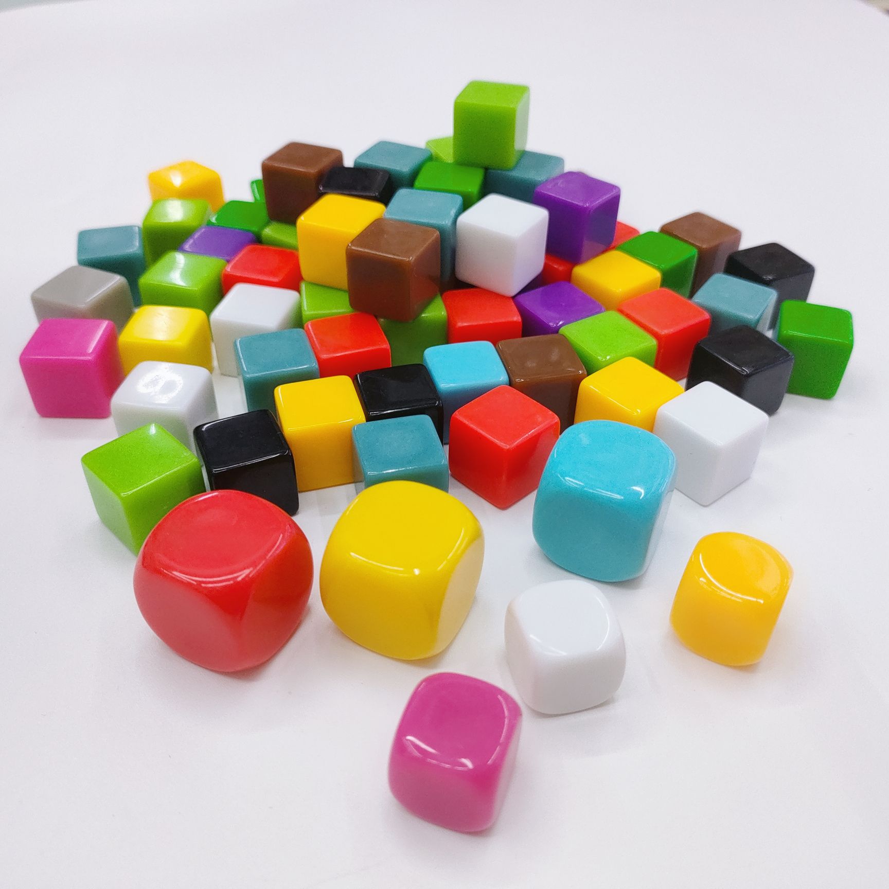 plain dice with accessories