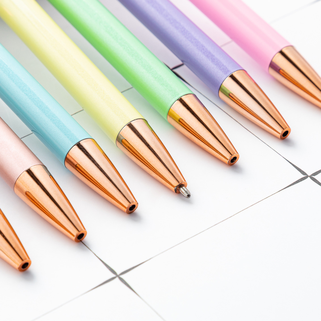 Nuevo color flor pluma clip perla bolígrafo creativo moda multicolor regalo publicidad pluma puede imprimir logo metal pluma