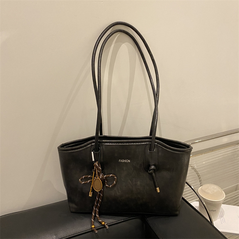 Colgante negro
