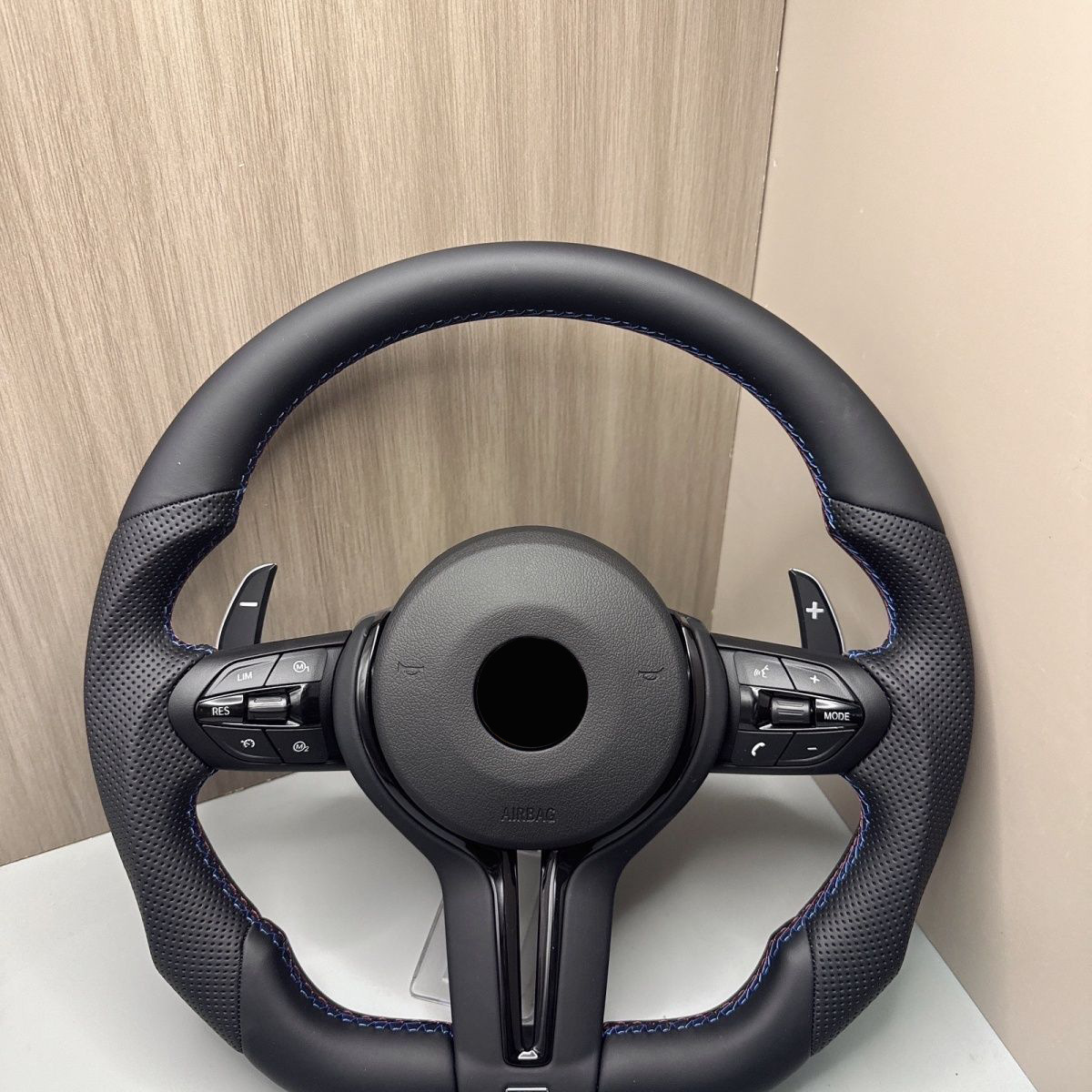 Cross-border applicable BMW E/F chassis modified flat-bottom steering wheel assembly X1X2X3X4X5X6X7 foreign trade wholesale