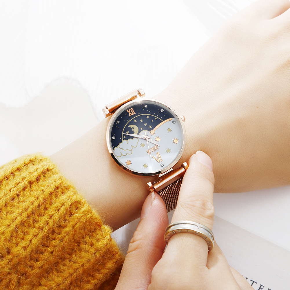 Petite montre à Quartz exquise pour femme, nouvelle tendance, ceinture en maille magnétique, cadran de dessin animé frais, 2024_voghion.com