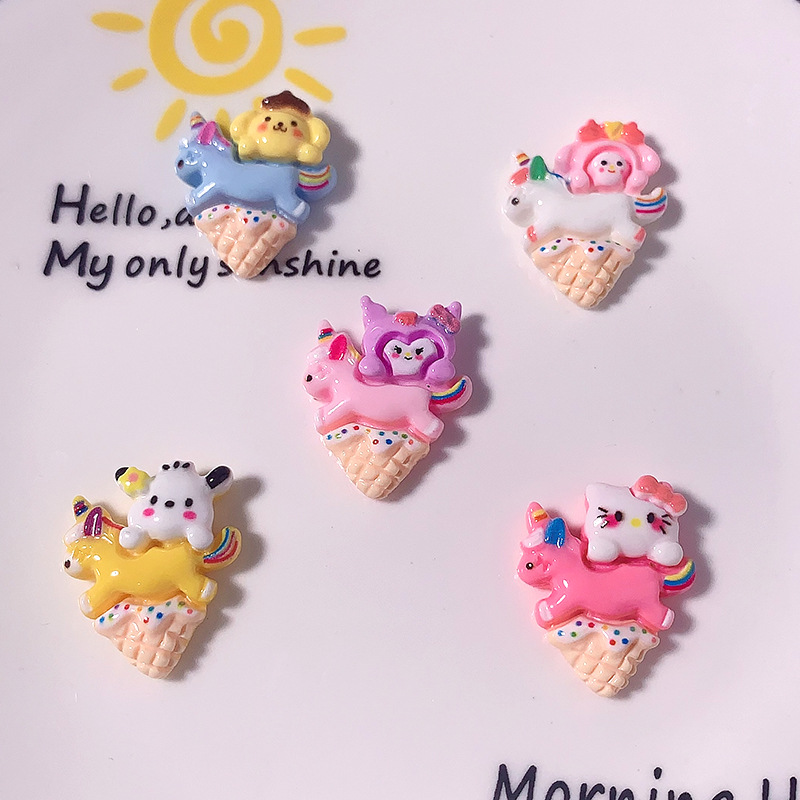 Nuevos dibujos animados Sanrio helado DIY accesorios de resina crema pegamento clip para el pelo caja de teléfono móvil botones de zapatos parches de juego