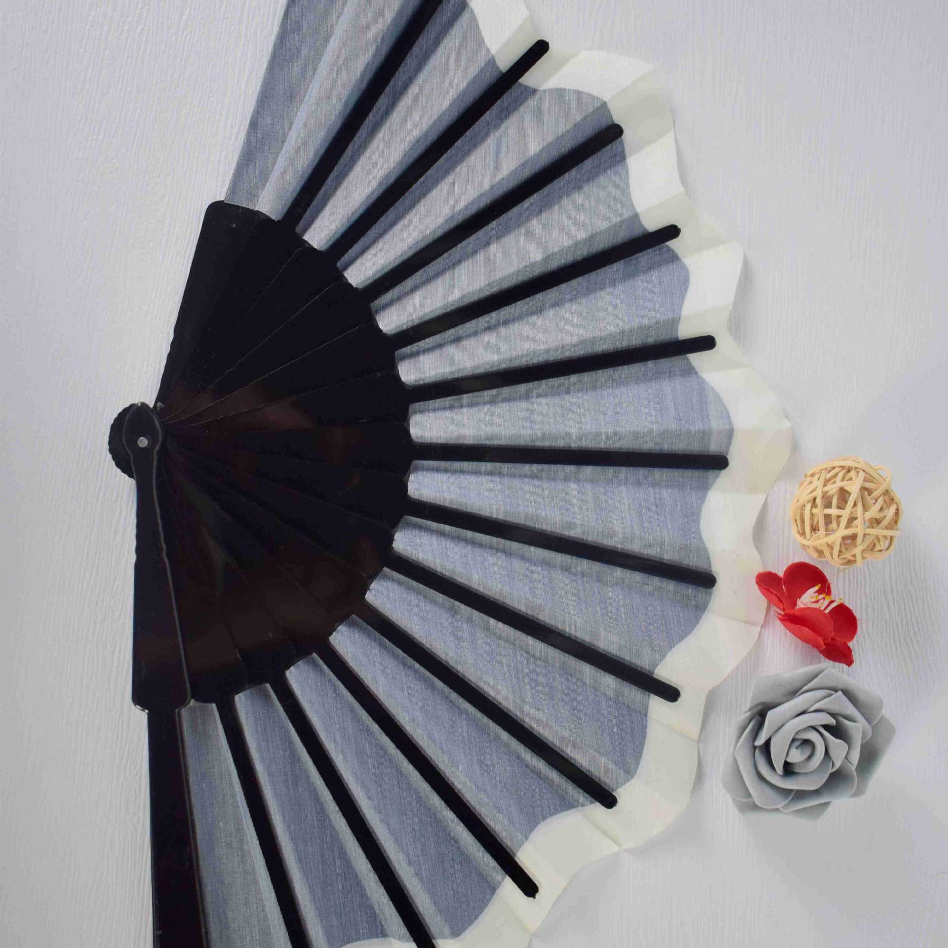 Fábrica directa venta al por mayor fácil de abrir y cerrar el estilo de color de los estudiantes ventiladores de baile para dibujar ventiladores publicitarios de plástico impresos personalizados