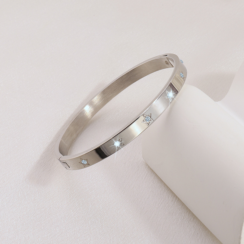 Pulsera de acero de titanio, estrella de cinco puntas, pulsera de acero inoxidable con diamantes, diseño de personalidad de alta calidad para niñas, pulsera de todo fósforo de estilo ins