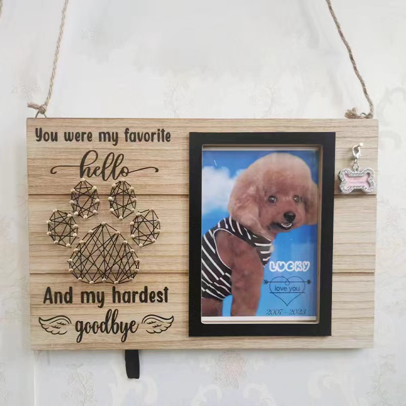 En stock de madera para mascotas marco de fotos Mesa creativa mascota perro colgante Marco de Fotos Perro pies sinuoso conmemorativo