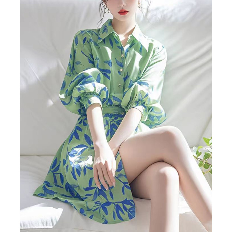 2025秋季新款绿色印花衬衫连衣裙设计感绝美温柔风裙子气质中长款|undefined