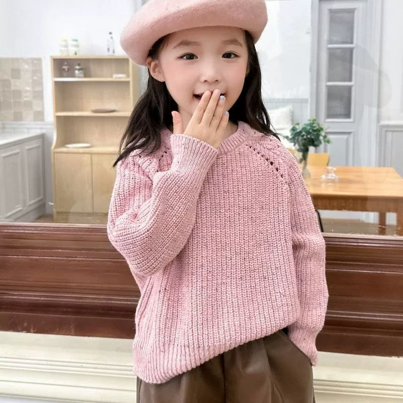 Детская одежда для девочек 2024 года, осенний спортивный топ в корейском стиле с круглым вырезом, новый повседневный вязаный свитер для детей.