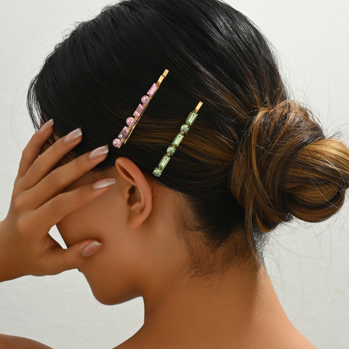Fábrica directa de joyerías transfronterizas europeas y estadounidenses Aliexpress simple moda multicolor diamante clip de cabello de mujer clip de borde