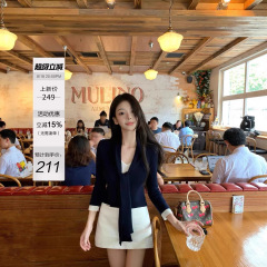 CHICYOU 藏青拼白色假两件胸前领结针织上衣v领修身早秋毛衣女