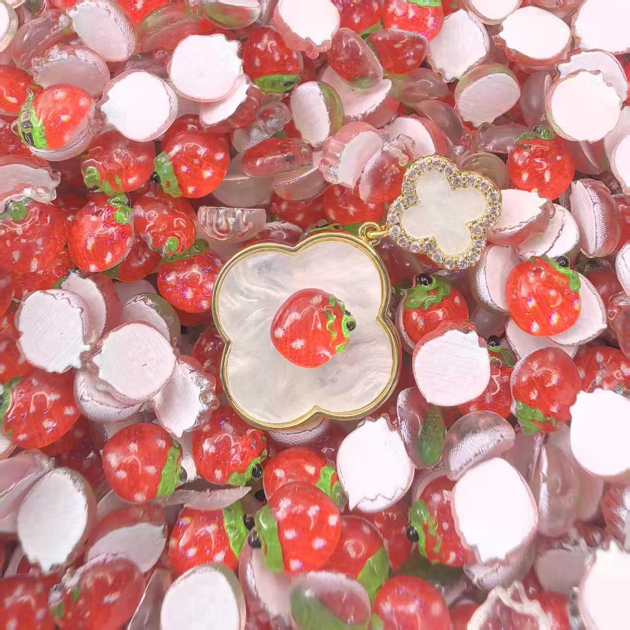 树脂草莓饰品耳钉发夹手机壳工艺品礼品配件批发_05.jpg