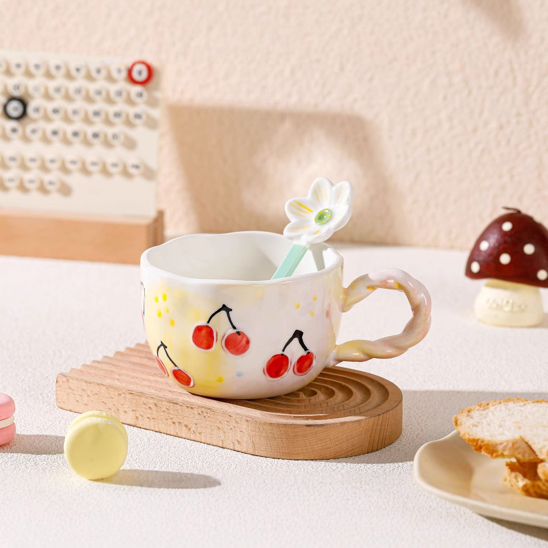 手绘釉下彩马克杯卡通陶瓷杯批发水杯耐高温杯子家用礼品一件代发