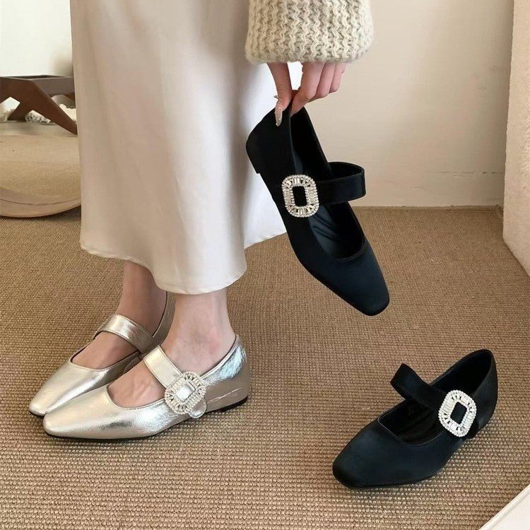 Retro demi-season Mary Jane shoes platform with hidden heel square…