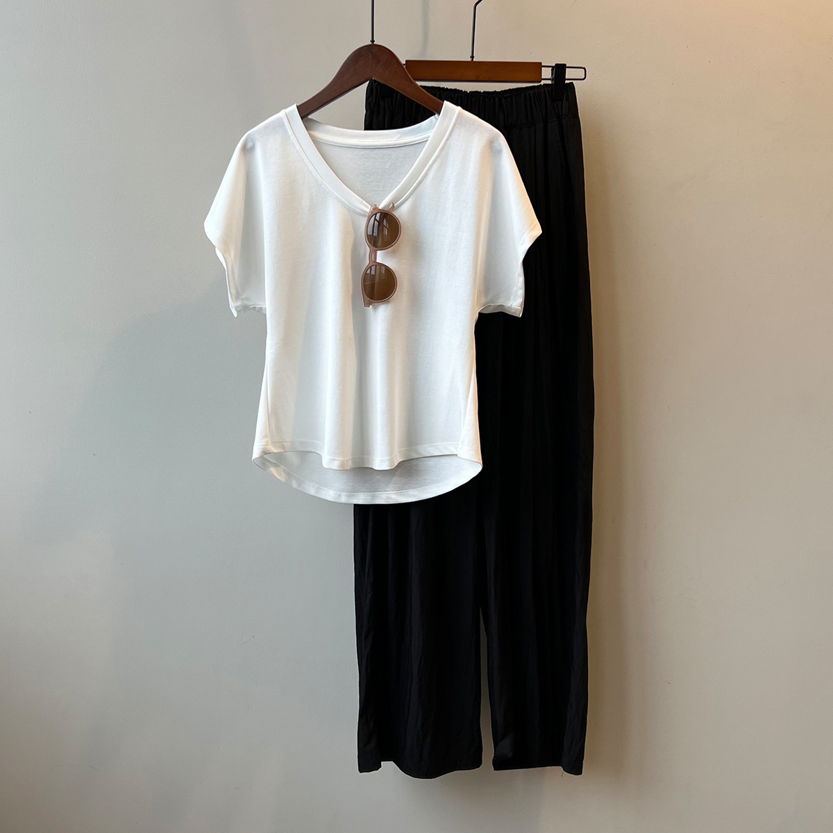 Three Dimensional Simple U Neck Short Sleeved T shirt for Women Summer Slimming Wide Sleeved Top 29 Three Dimensional Simple U Neck Short Sleeved T shirt for Women Summer Slimming Wide Sleeved Top