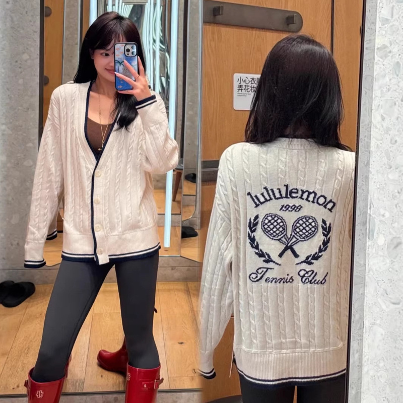 Lu Brand Same Style V-Neck Knitted Cable Knit Wheat Ear Tennis Racket Back Embroidered Logo Long-Sleeve Cardigan Sweater Lu Brand Same Style V-Neck Knitted Cable Knit Wheat Ear Tennis Racket Back Embroidered Logo Long-Sleeve Cardigan Sweater