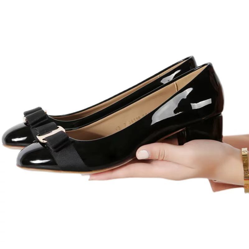 검은색 두꺼운 굽