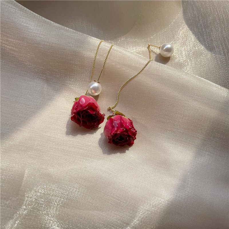 Mori Super Fairy Silver Needle Yongshenghua Pendientes de moda de temperamento de todo fósforo Pendientes de nicho de lujo ligero Pendientes de alta gama al por mayor