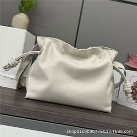 天花板2025新款fiamenco福袋包真皮水桶包抽绳牛皮单肩斜跨手拿包