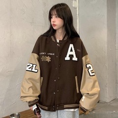 アメリカの街頭野球服のコートの女性は秋冬に綿を入れて厚くします。