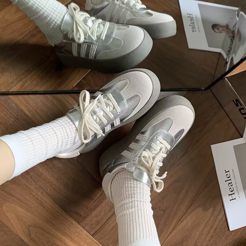 Zapatos de entrenamiento alemán de encaje de suela gruesa para mujer verano 2025 nuevos zapatos Forrest Gump a juego de colores zapatillas de deporte casuales transpirables zapatos deportivos individuales