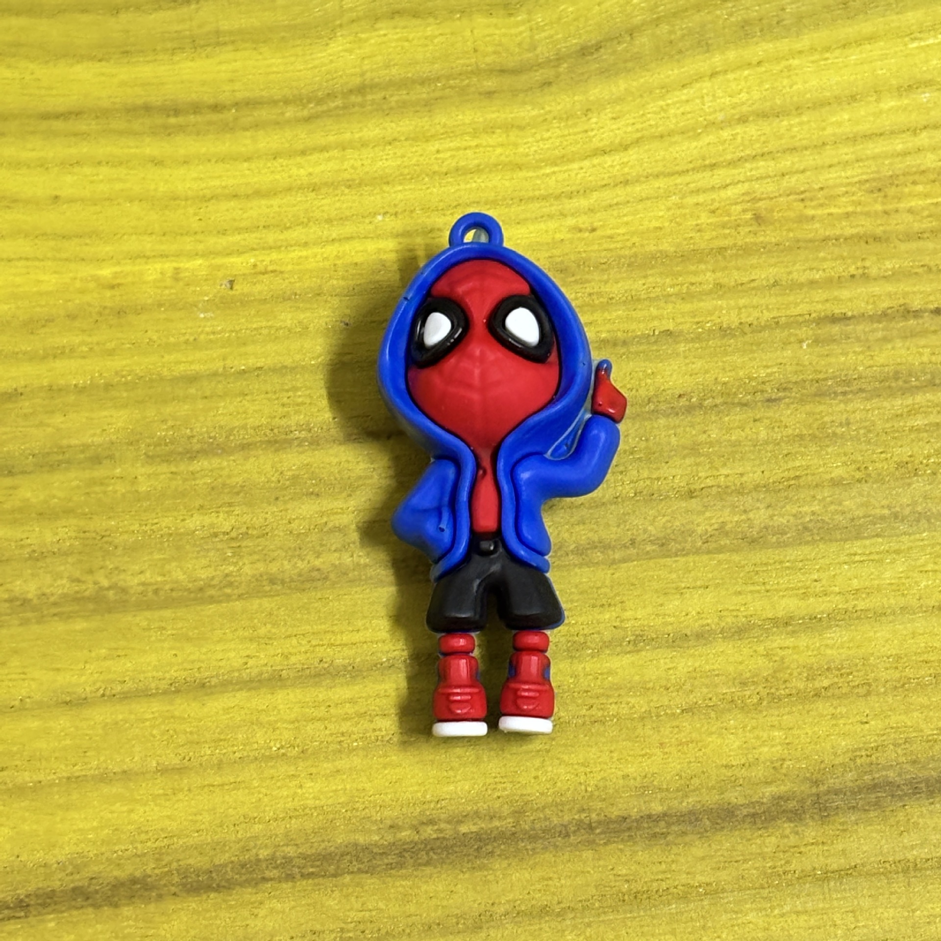 Blue doll, Spiderman