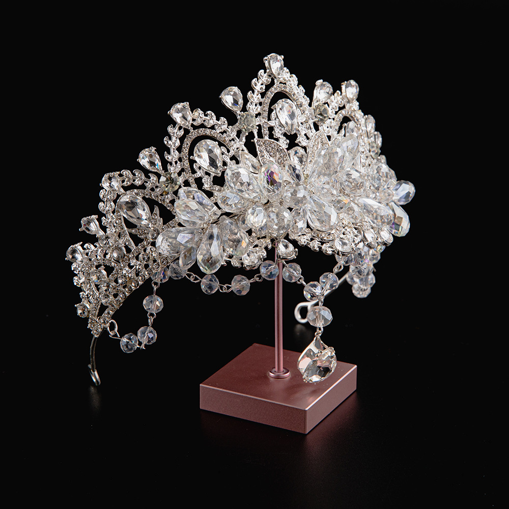 2024 verano explosivo material de aleación galvanizado estilo simple princesa corona de cumpleaños corona de boda corona de novia