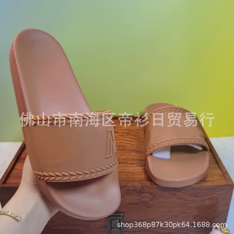 Юго-Восточная Азия Африка высококачественные тапочки 2024 Летнее совместное предприятие для пар Верхняя одежда с принтом шлепанцы Универсальная Мода