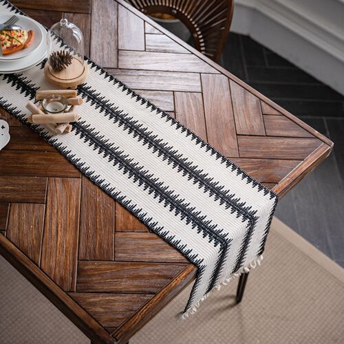 Yimanqiyun table flag black and white cotton thread contrasting stripes splicing braided tassels natural material American holiday