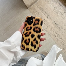 高级感豹纹适用苹果手机壳防摔无线磁吸跨境tpu华为iphone支架