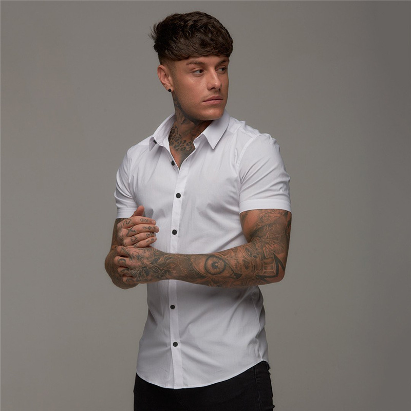 Camisa de solapa de manga corta para hombres europeos y americanos micro elástico Delgado color sólido fitness deportes ocio negocios sin planchar cardigan