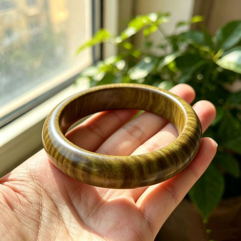 Argentinian Green Sandalwood Noble Lady Bracelet, Simple Plain Ring, Minimalist Chinese Style, Light Luxury Artistic Item, Gift for Mom, Jewelry Present Argentinian Green Sandalwood Noble Lady Bracelet, Simple Plain Ring, Minimalist Chinese Style, Light Luxury Artistic Item, Gift for Mom, Jewelry Present
