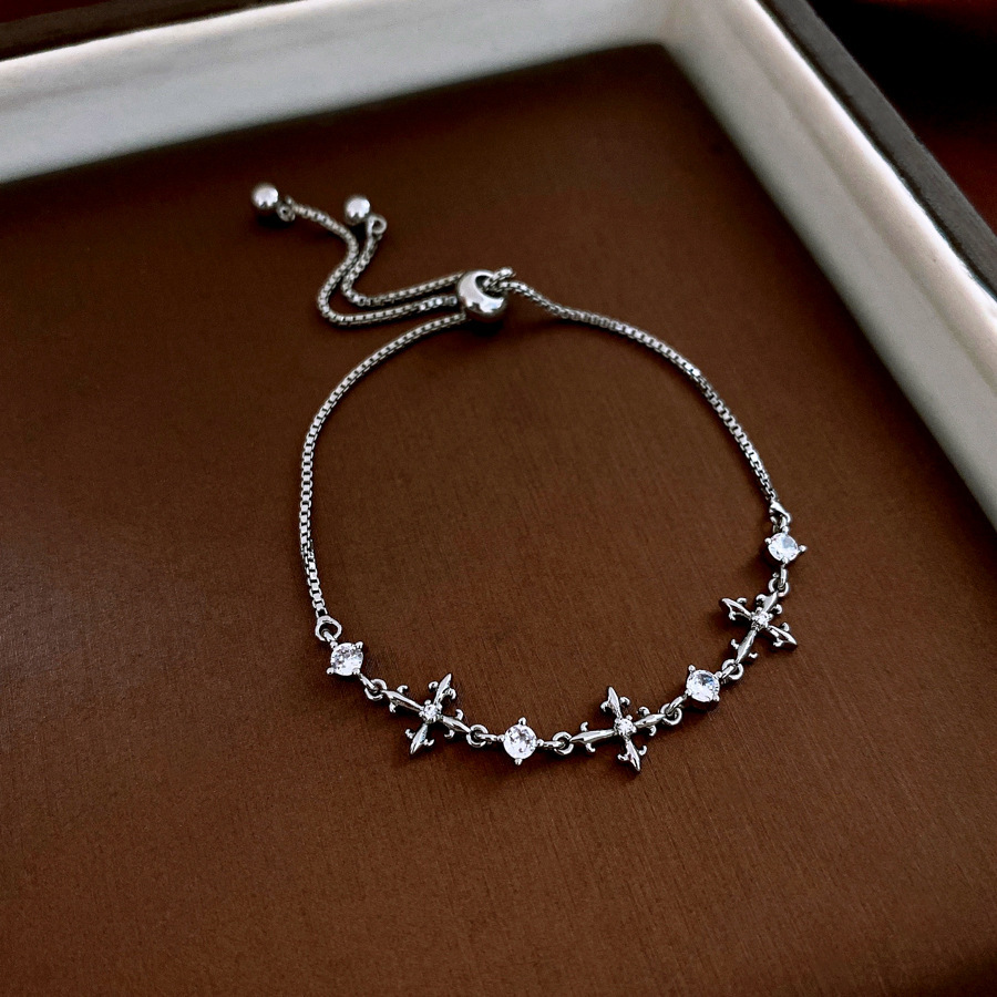 Zircon pulsera de geometría lujosa pulsera de alta sensación transfronteriza flash universal joyería de mano mujer fábrica de libros rojos al por mayor