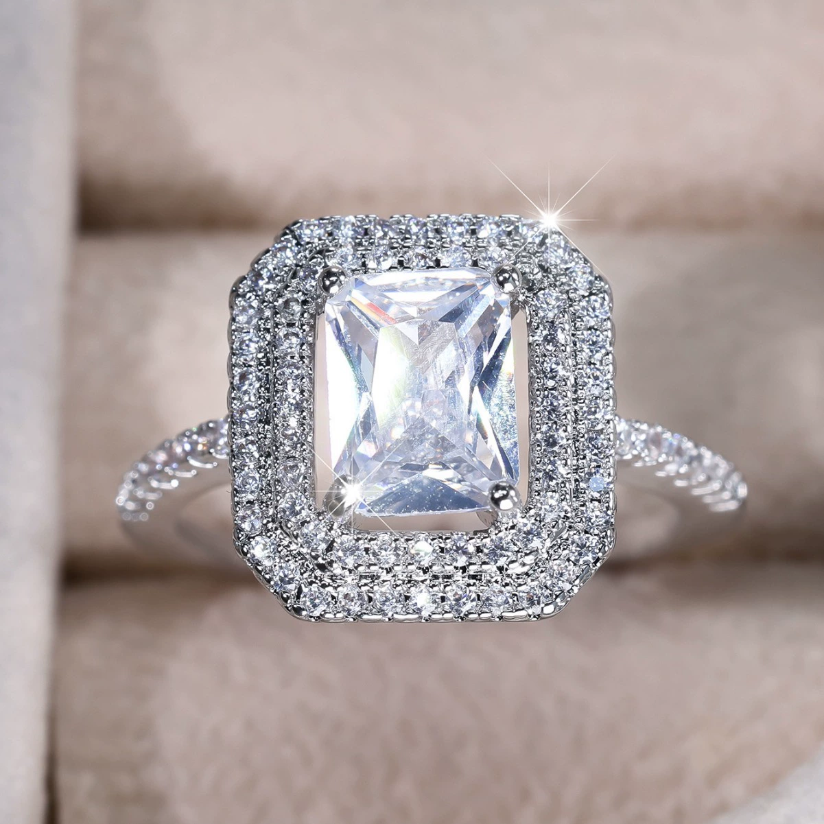 TEMU's popular white K all-white square diamond ring light luxury ring