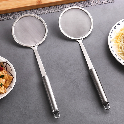 Stainless Steel Filter Mesh Set: Ultra-Fine Strainer for Soy Milk, Juice, and Small Bowls—Perfect for Household Kitchens, Ideal for Skimming Oil Residue or Using as a Colander