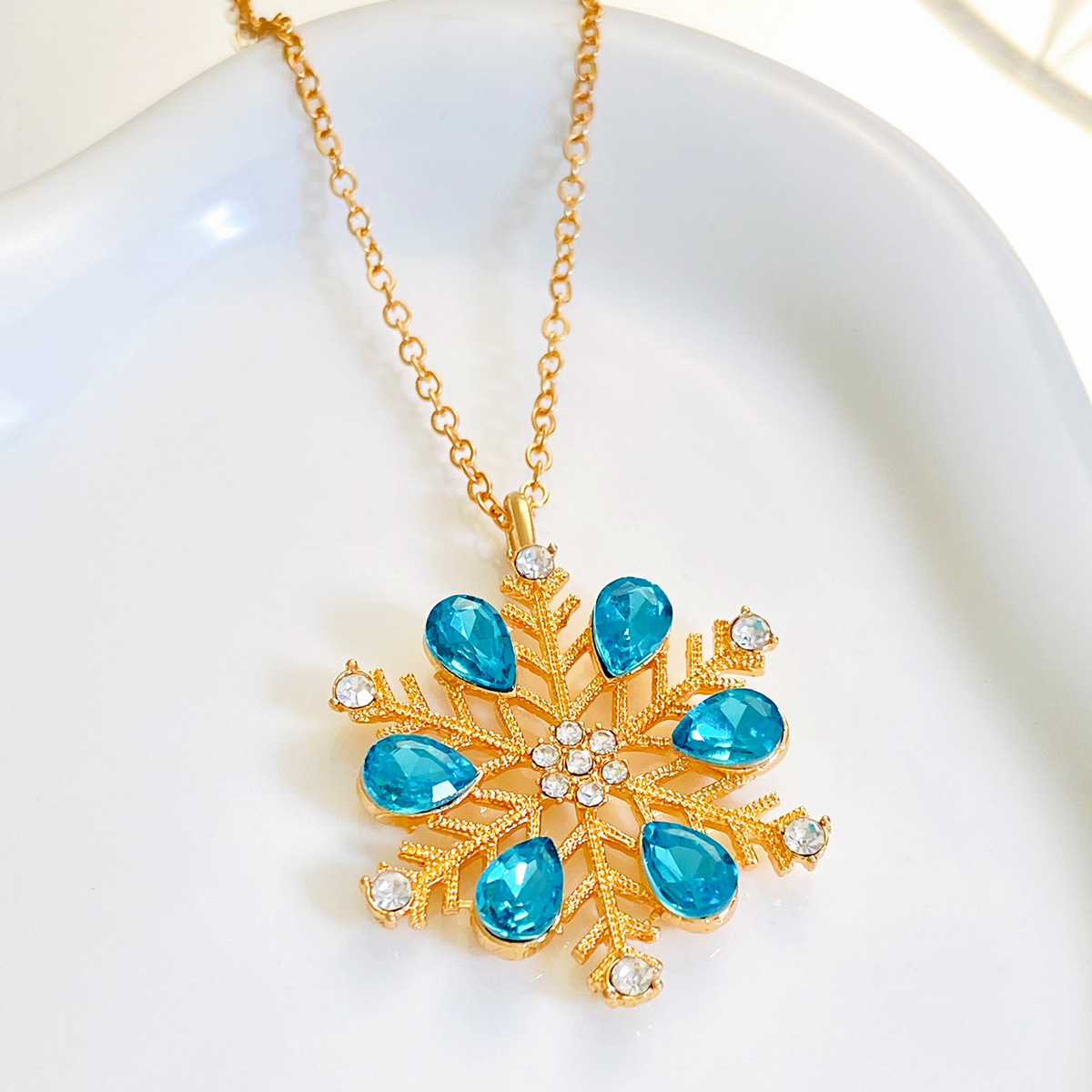 New Zircon Necklace with Ins Style Creative Design Blue Small Snowflake Collar Chain_voghion.com