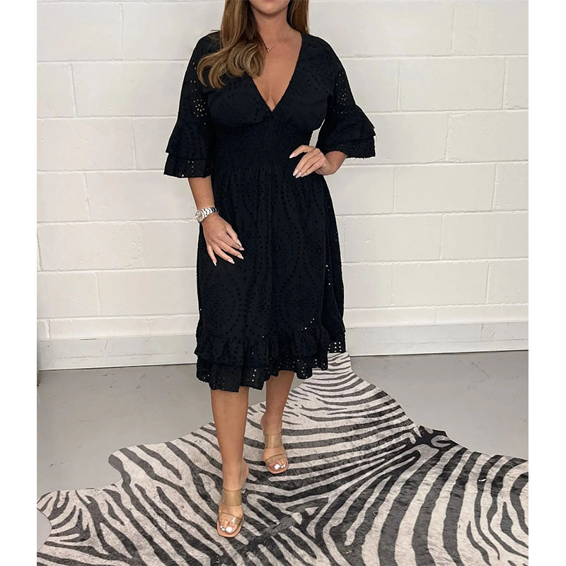 黑色
