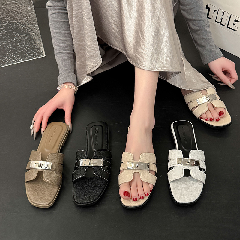 Internet-famous Hot Round-head Sandals and Slippers for Women's Outer Wear 2025 Summer New French Style Flat Bottom Beach Vacation Trendy Internet-famous Hot Round-head Sandals and Slippers for Women's Outer Wear 2025 Summer New French Style Flat Bottom Beach Vacation Trendy
